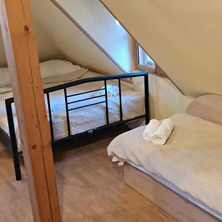 Juros Akis פלאנגה