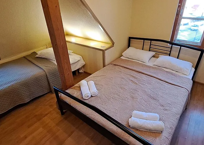 לינה וארוחת בוקר Juros Akis פלאנגה