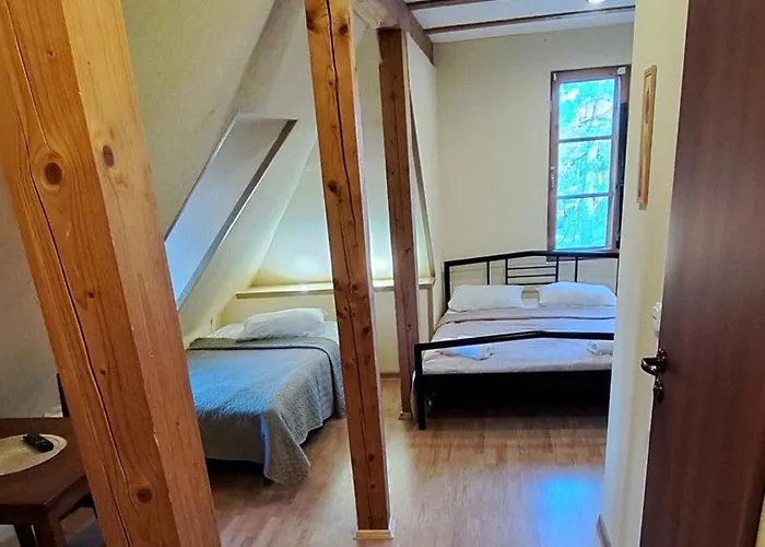 לינה וארוחת בוקר Juros Akis *