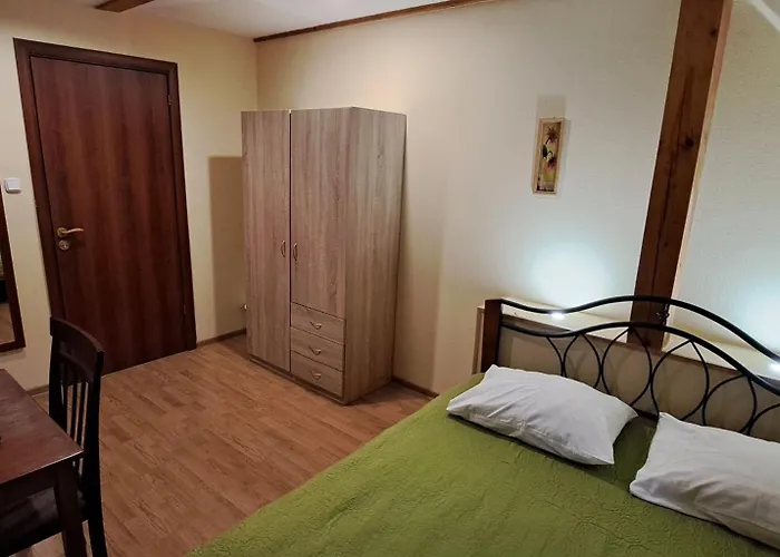 לינה וארוחת בוקר Juros Akis *