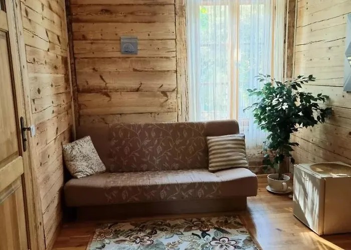 לינה וארוחת בוקר Juros Akis פלאנגה