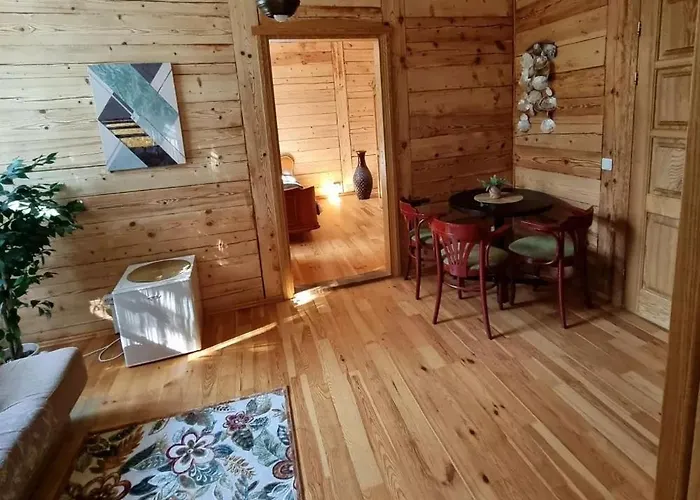 Juros Akis לינה וארוחת בוקר פלאנגה