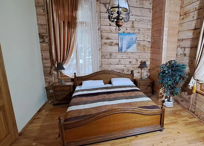 לינה וארוחת בוקר Juros Akis פלאנגה