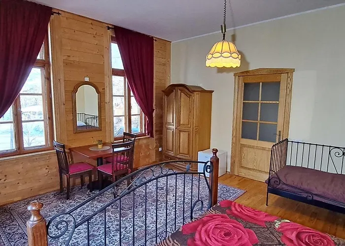 לינה וארוחת בוקר Juros Akis פלאנגה